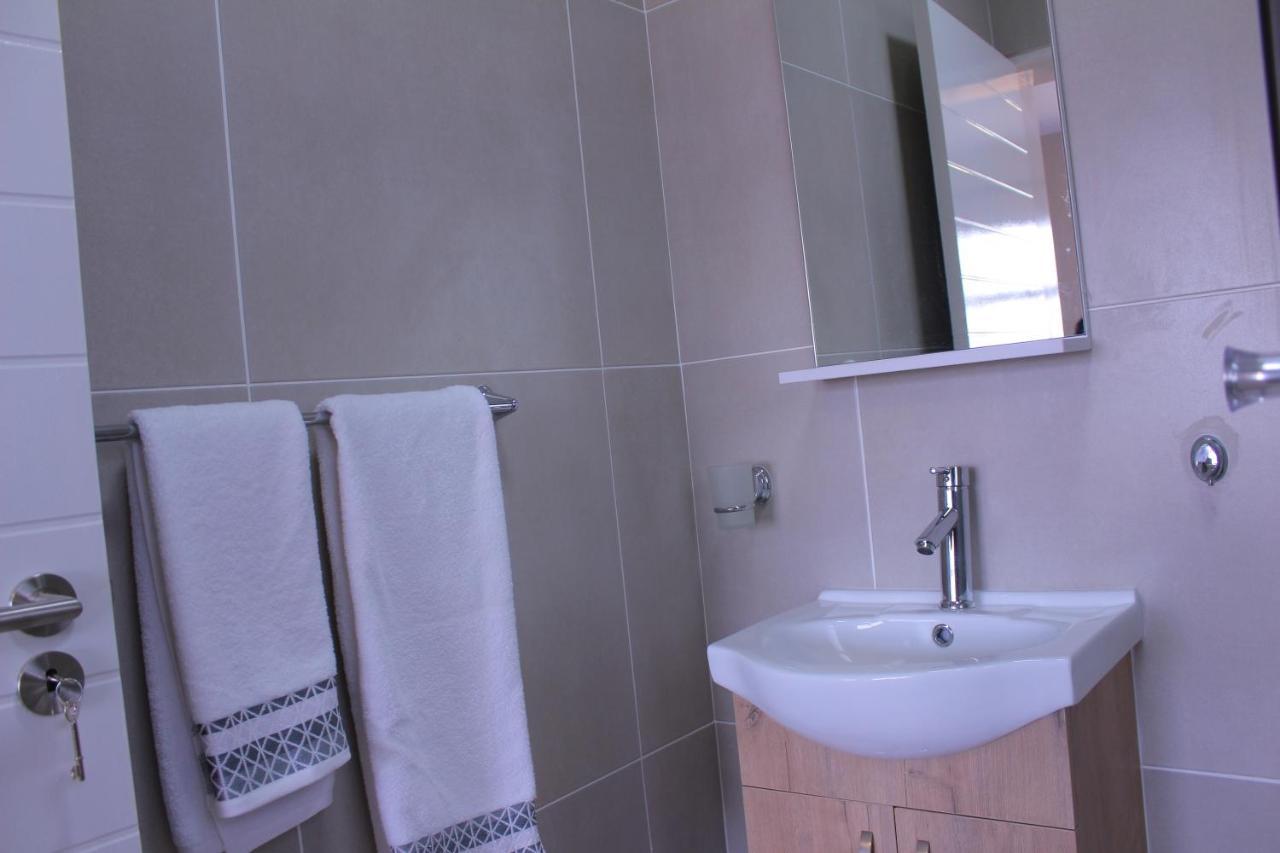 Airport Heights Apartment Boksburg Bagian luar foto
