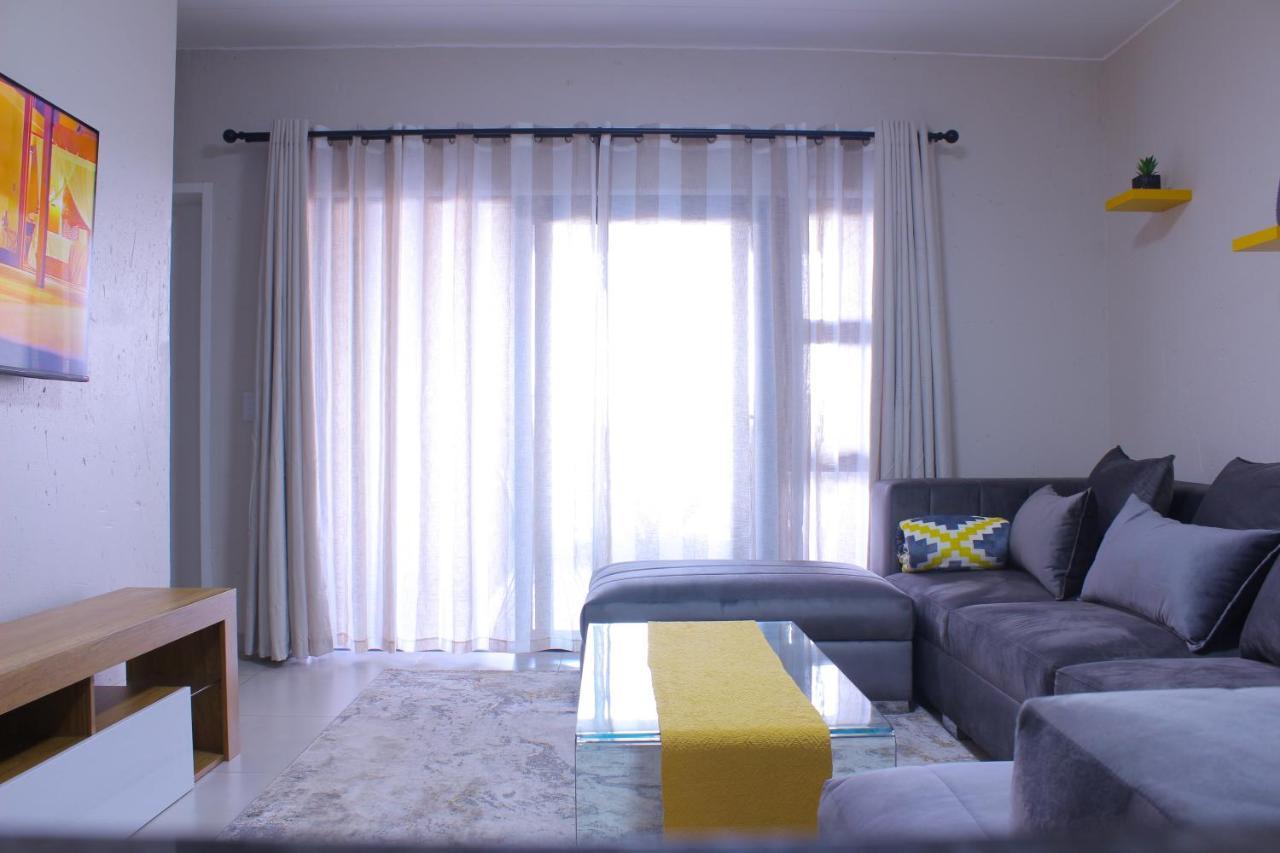 Airport Heights Apartment Boksburg Bagian luar foto