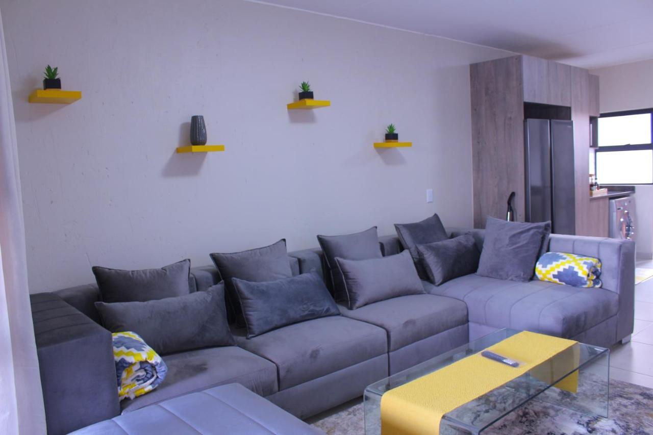Airport Heights Apartment Boksburg Bagian luar foto