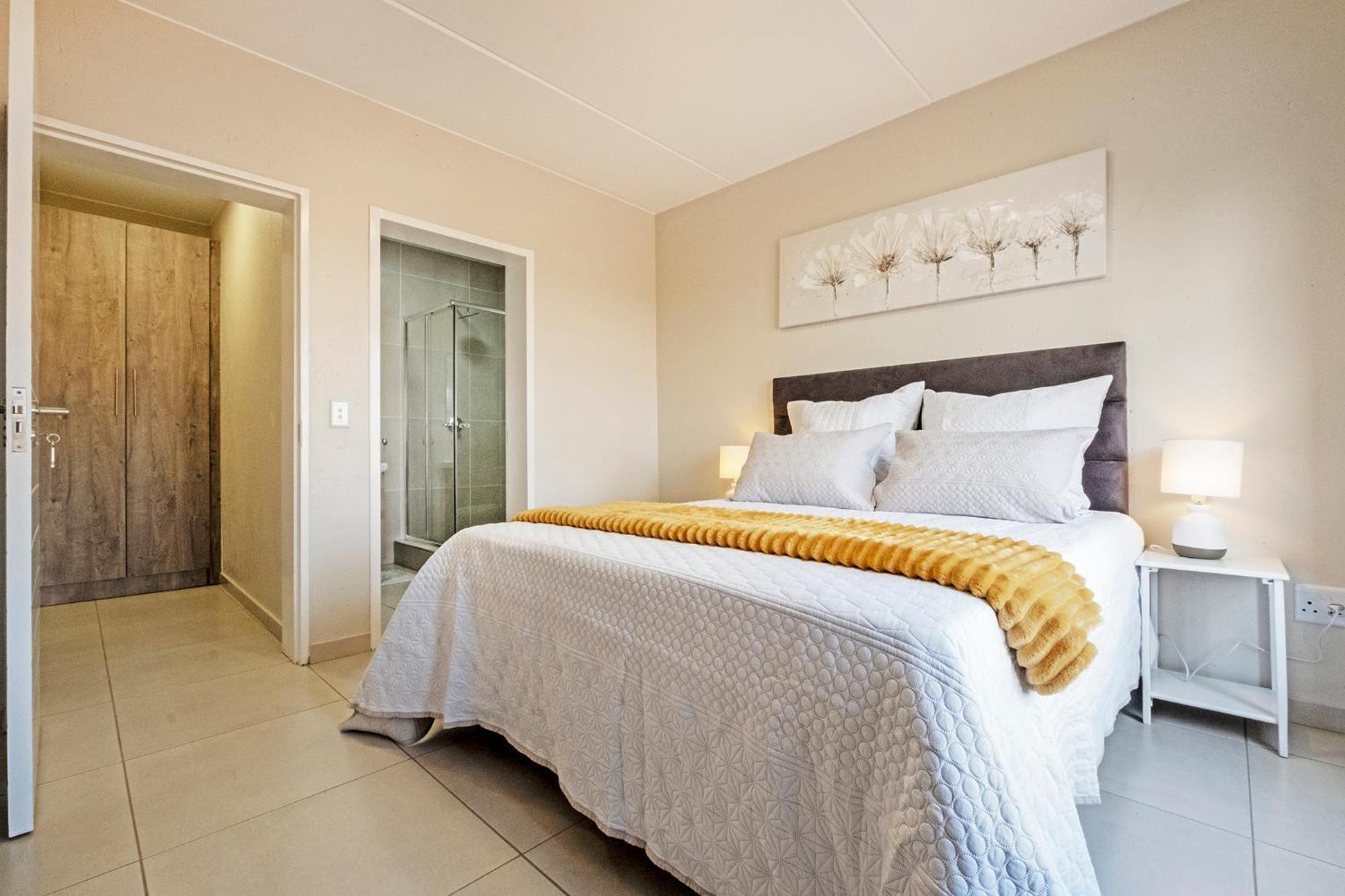 Airport Heights Apartment Boksburg Bagian luar foto