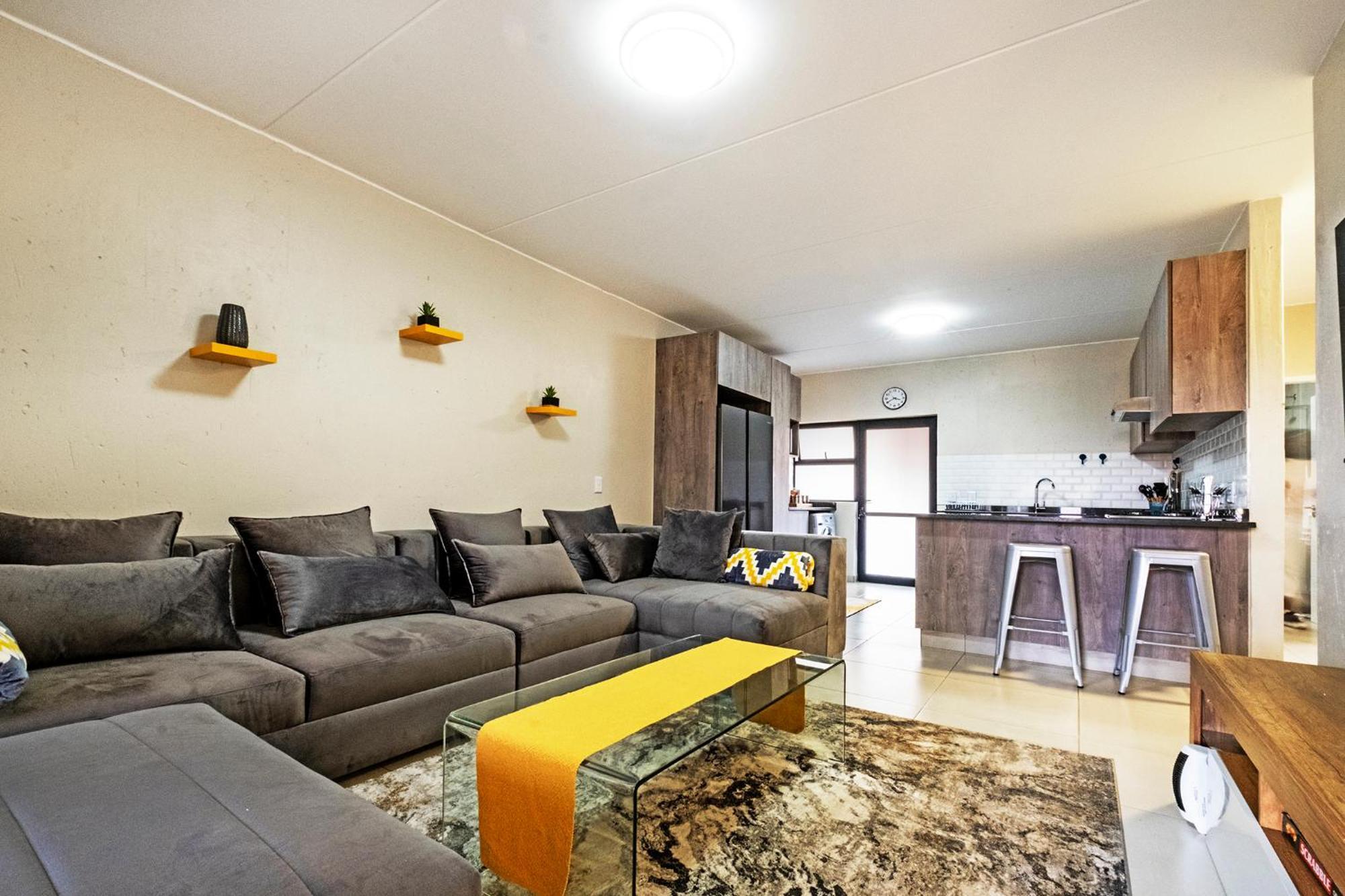 Airport Heights Apartment Boksburg Bagian luar foto