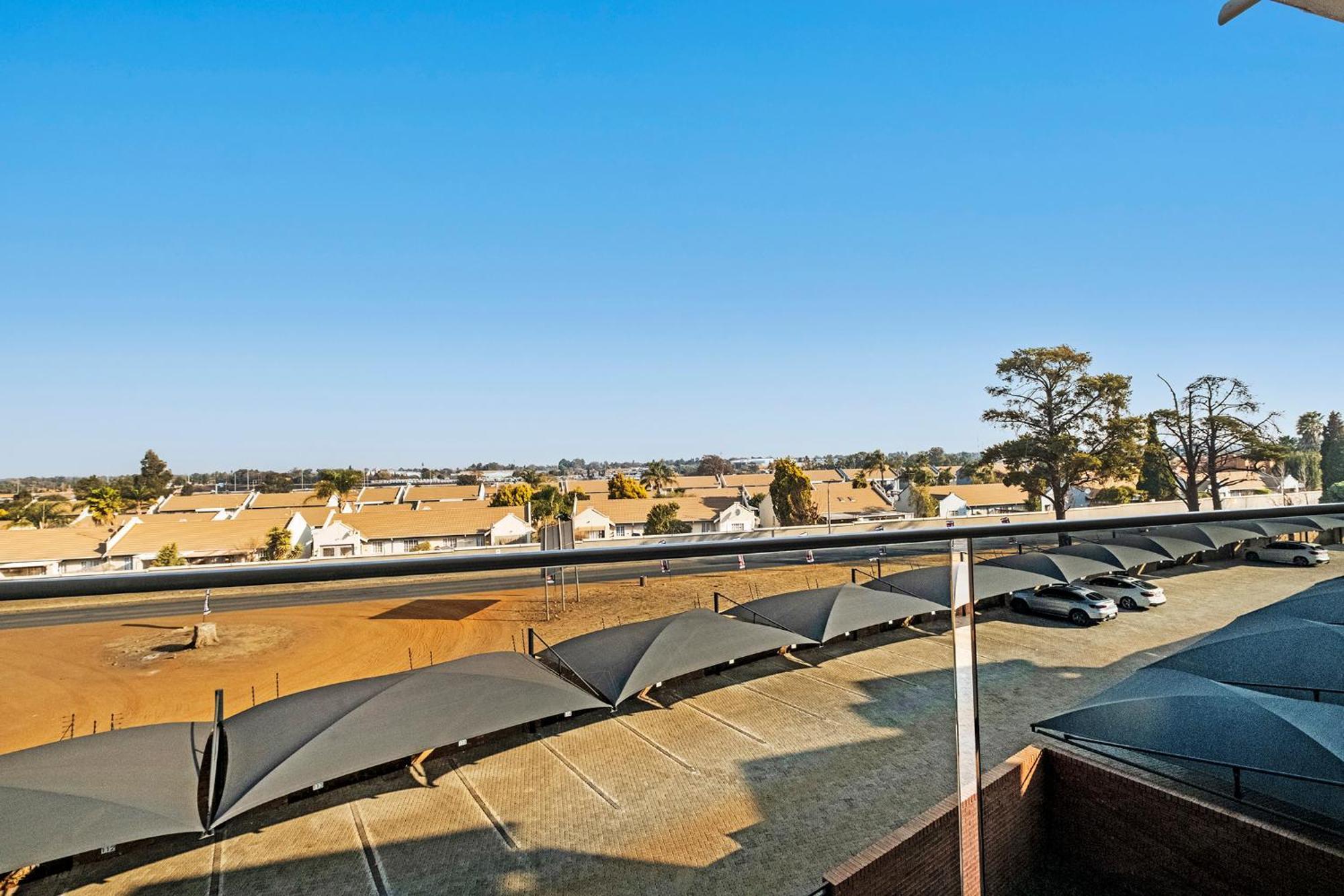 Airport Heights Apartment Boksburg Bagian luar foto